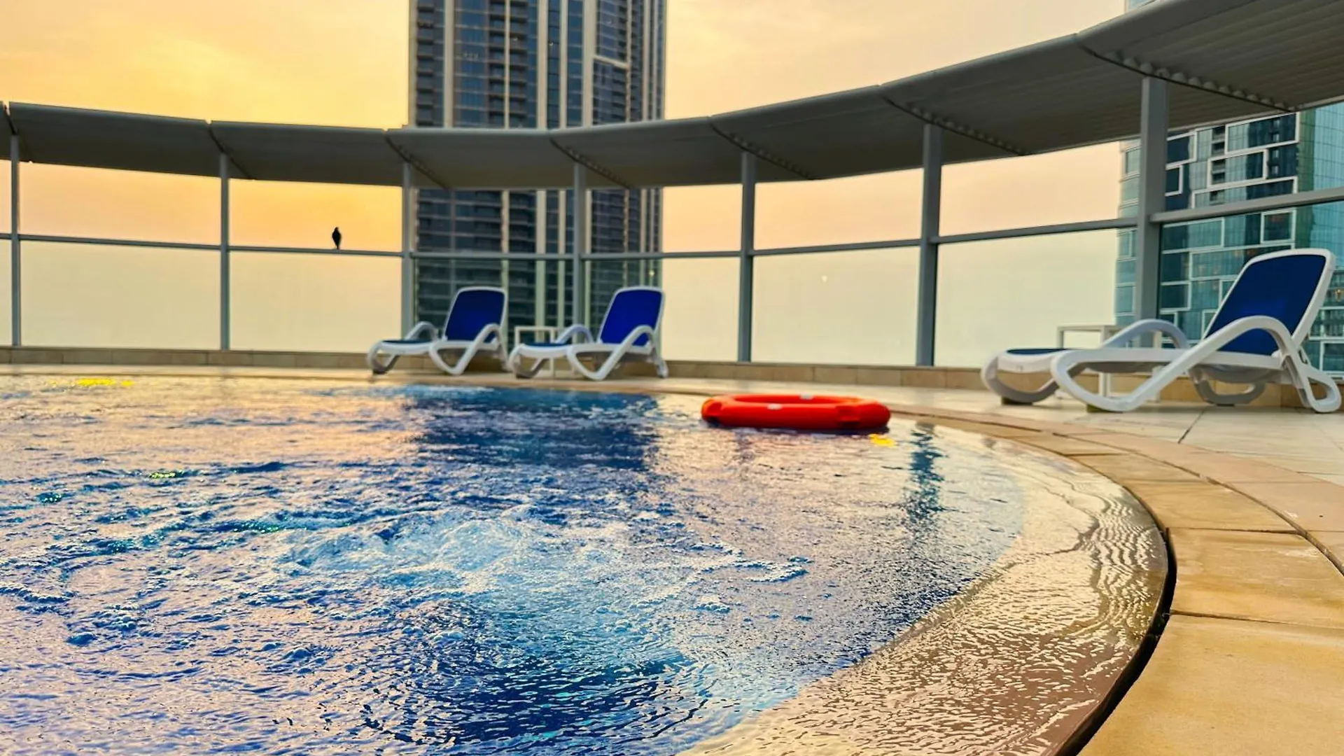 Apartment Amazing Roof Top Pool In Nice 1 Bhk Flat In Marina Dubai