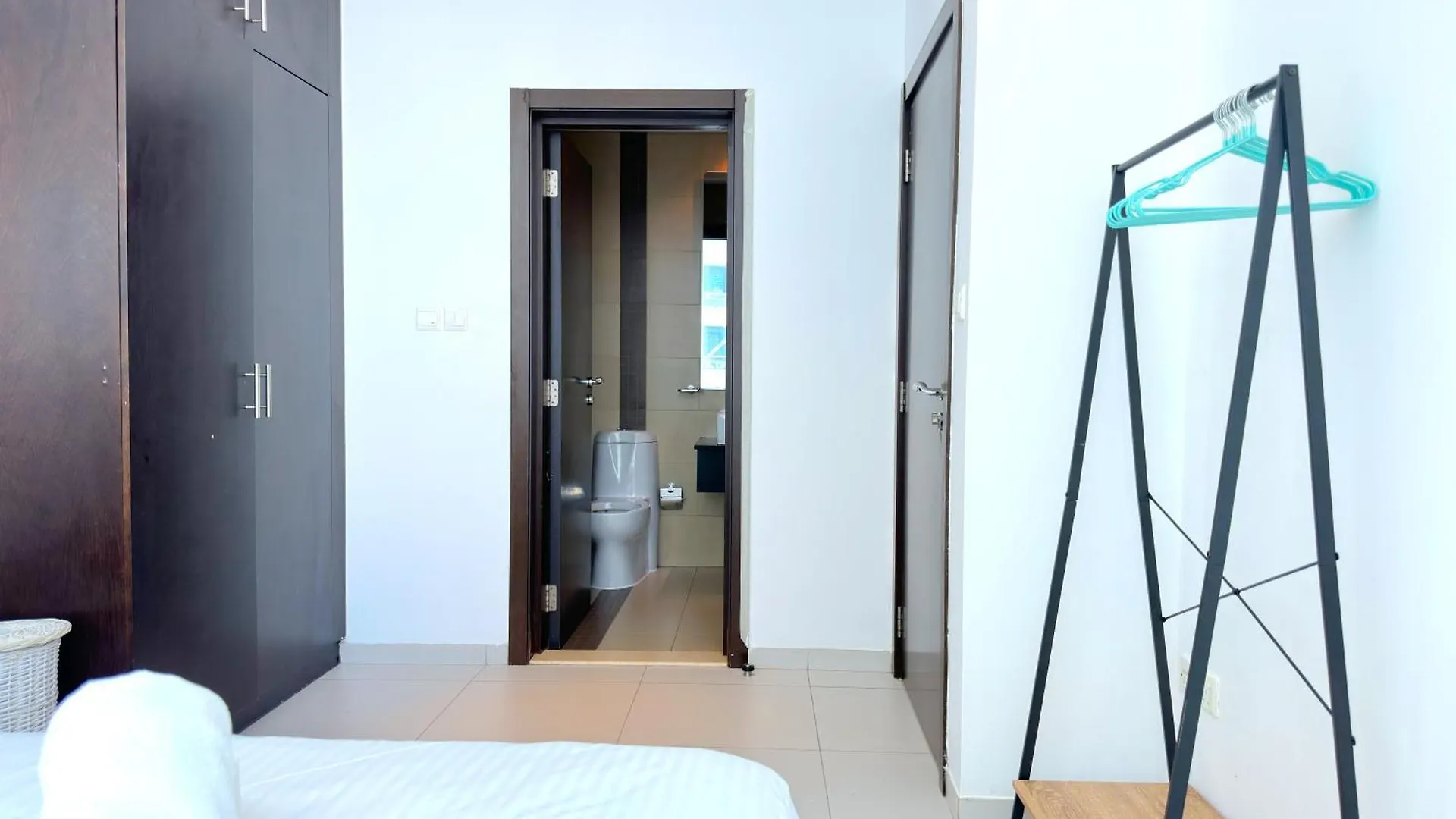 Apartment Amazing Roof Top Pool In Nice 1 Bhk Flat In Marina Dubai
