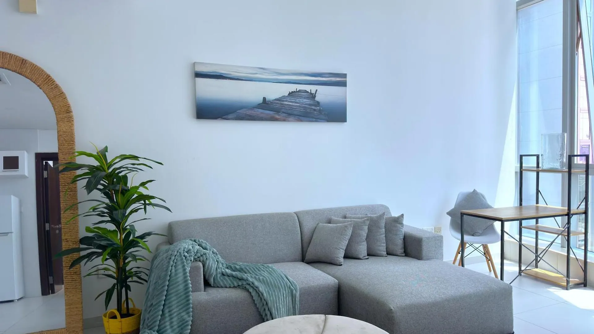 Apartment Amazing Roof Top Pool In Nice 1 Bhk Flat In Marina Dubai United Arab Emirates