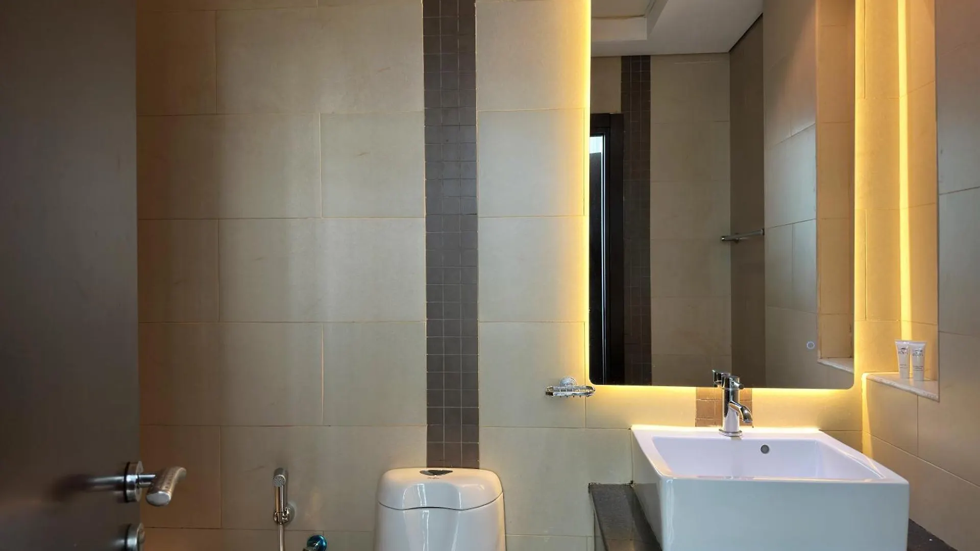 Amazing Roof Top Pool In Nice 1 Bhk Flat In Marina Dubai United Arab Emirates
