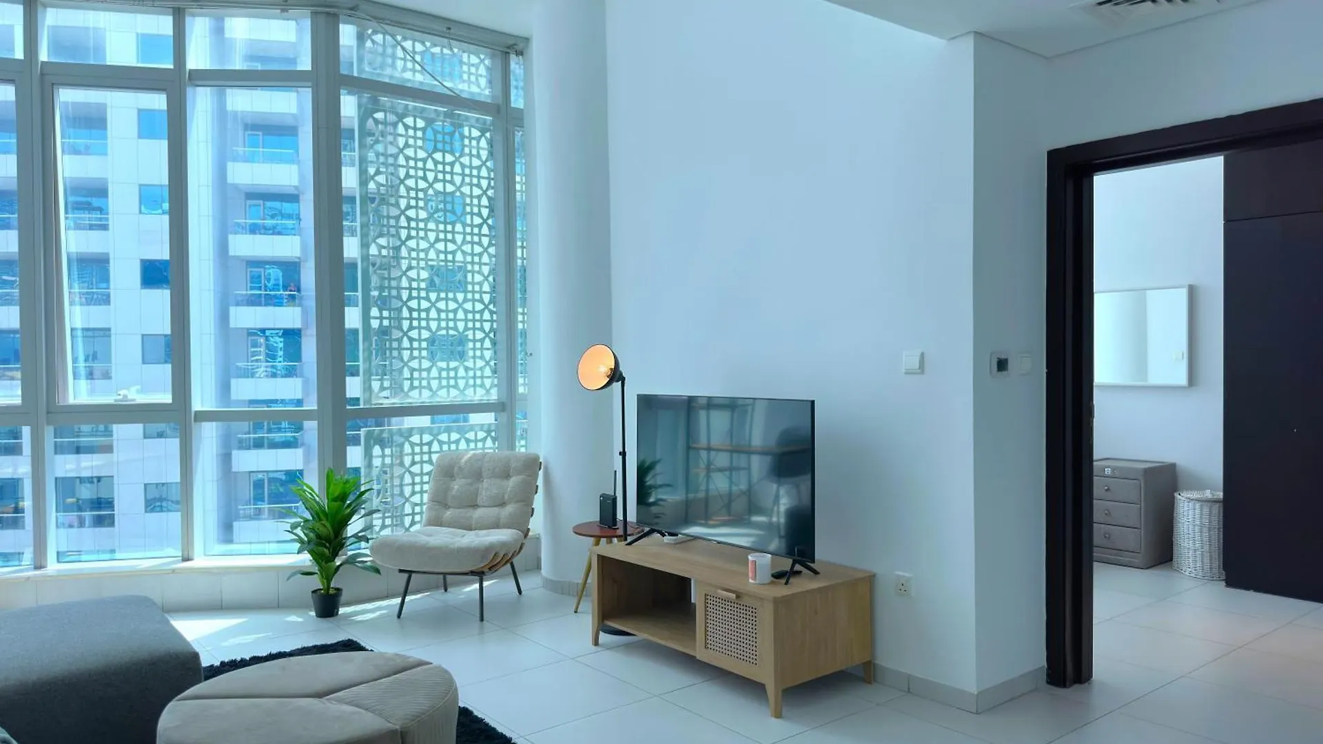 Amazing Roof Top Pool In Nice 1 Bhk Flat In Marina Dubai Apartment