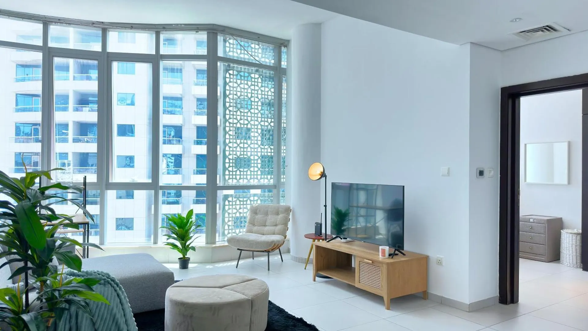 Amazing Roof Top Pool In Nice 1 Bhk Flat In Marina Dubai 0*,  United Arab Emirates